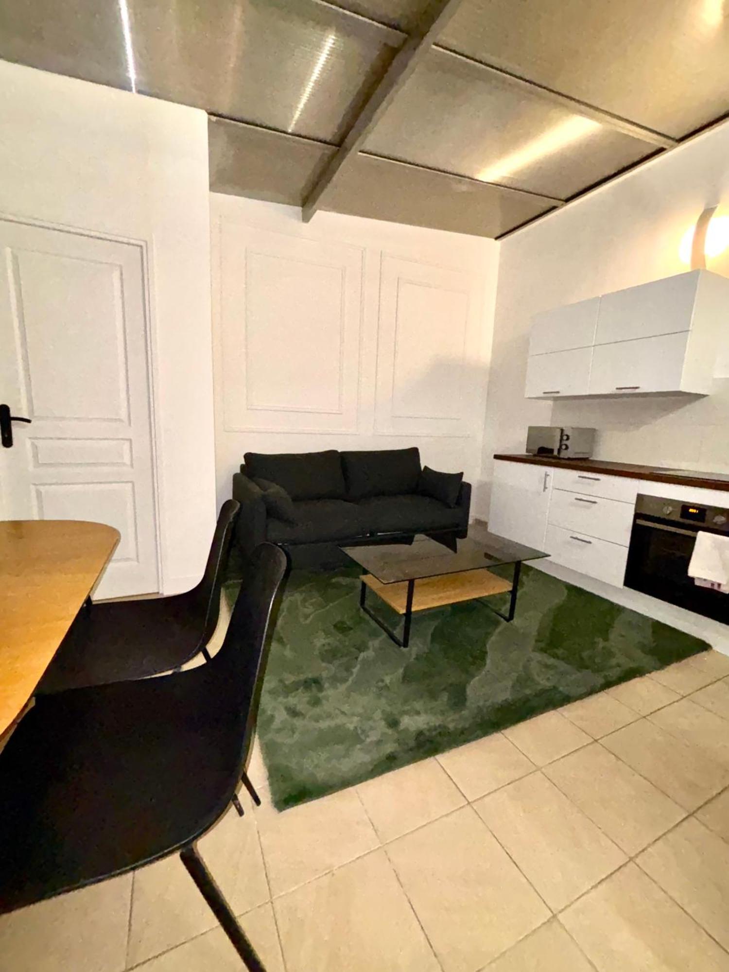 Tour Eiffel ,champs-elysees, Flandrin Apartment
